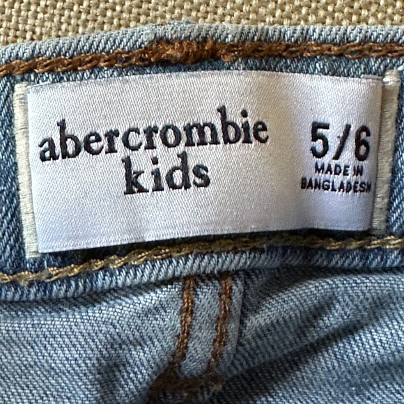 Abercrombie kids blue jeans shorts size 5/6 - Picture 3 of 4